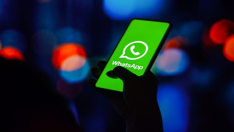 خبير يكشف كيف تتجسس Telegram و Whatsapp على المستخدمين