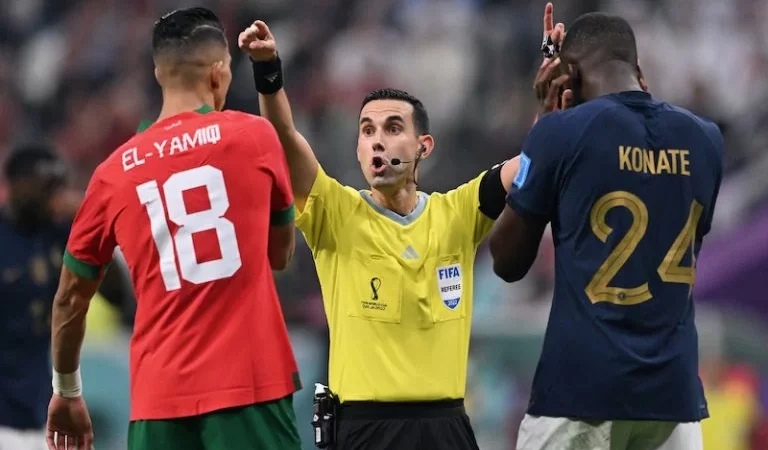 الجامعة تحتج على تحكيم مباراة المغرب وفرنسا