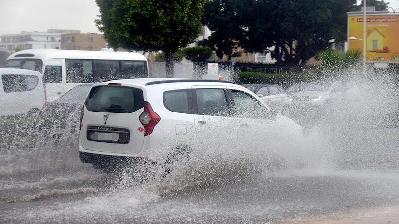 نشرة إنذارية تتوقع أمطار قوية من الأربعاء إلى الجمعة بالمغرب