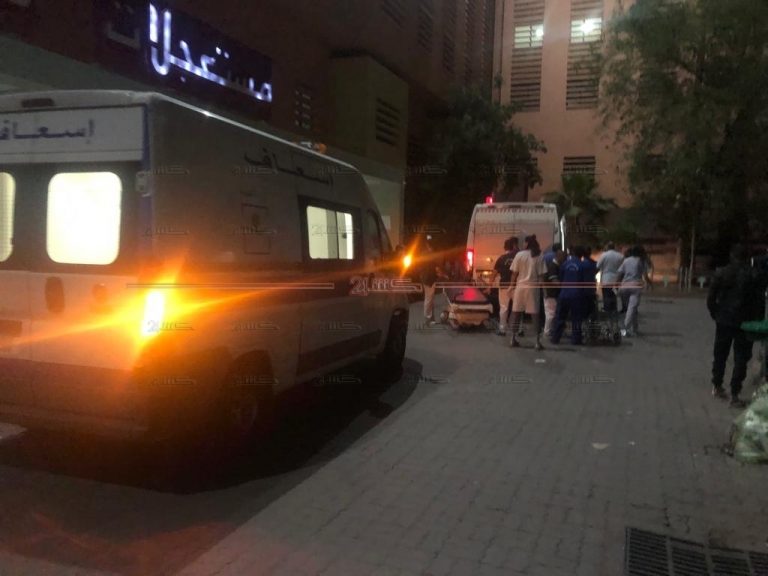 انقلاب حافلة للمسافرين يُصرع شخصا ويرسل 23 آخرين إلى المستعجلات