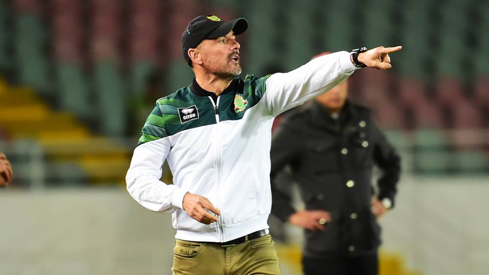 الجيش الملكي ينفصل بالتراضي عن مدربه الفرنسي فيرناندو داكروز