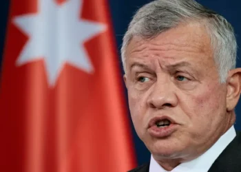 ملك الأردن يحذر من خطورة التصعيد الإسرائيلي الإيراني ويطالب بحل سياسي شامل