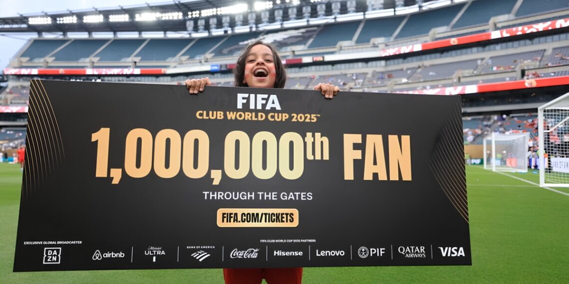 الفيفا يحتفل بمشجعة مغربية باعتبارها المتفرج رقم مليون في مونديال الأندية