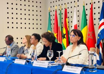 ⵖⵔ ⵓⵍⴽⴰⵎ ⵙ ⵉⵥⵕⵉ ⵏ ⵓⵎⵢⴰ (ⵥⵉⵕⵓ) ⵏ ⵓⵙⵔⴼⵓⴼⵏ ⴳ ⵉⴼⵔⵉⵇⵢⴰ