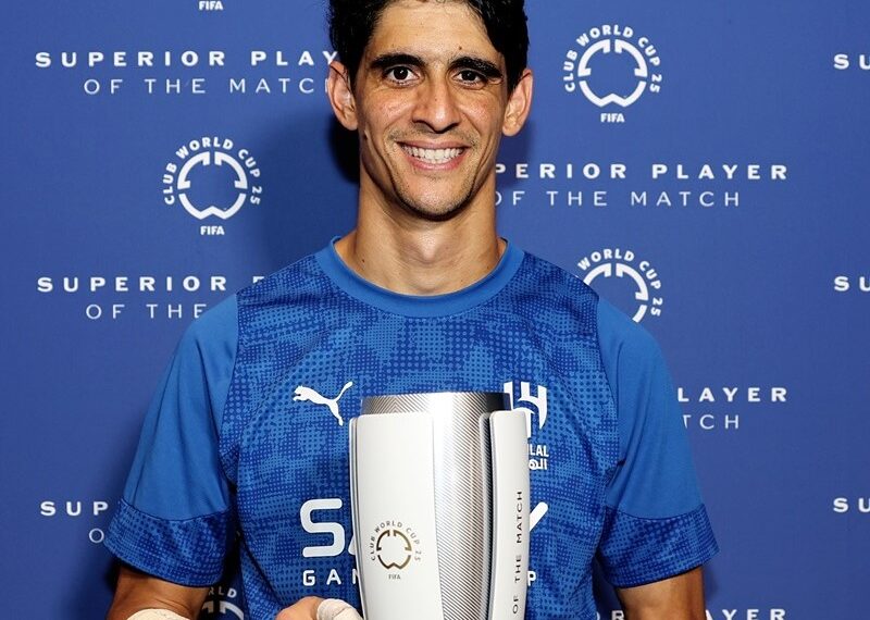 ياسين بونو يتوج بجائزة رجل مباراة في كأس العالم للأندية