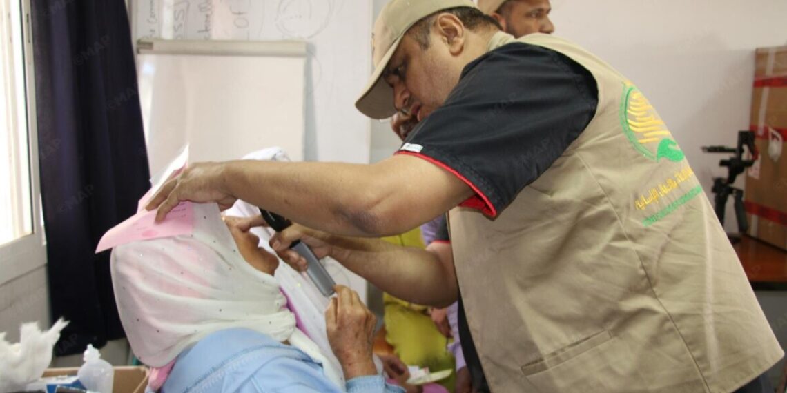 سطات.. استفادة 450 شخصا من قافلة طبية لإزالة “المياه البيضاء”