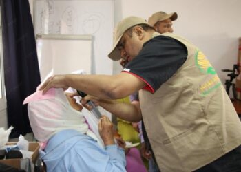 سطات.. استفادة 450 شخصا من قافلة طبية لإزالة “المياه البيضاء”