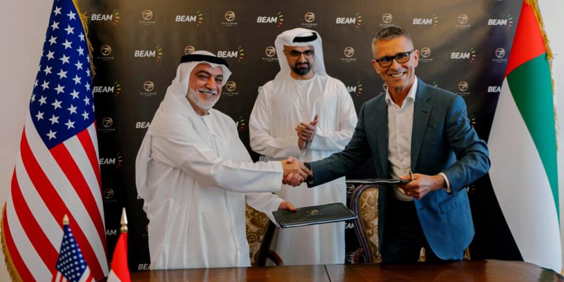 “بلاتينيوم” الإماراتية و”بيم جلوبال” الأميركية توقعان اتفاقية شراكة استراتيجية في تقنيات الطاقة النظيفة