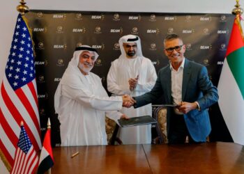 “بلاتينيوم” الإماراتية و”بيم جلوبال” الأميركية توقعان اتفاقية شراكة استراتيجية في تقنيات الطاقة النظيفة