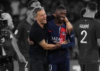 إنريكي: خطوة واحدة تفصلنا عن دخول التاريخ وديمبيليه يستحق الكرة الذهبية