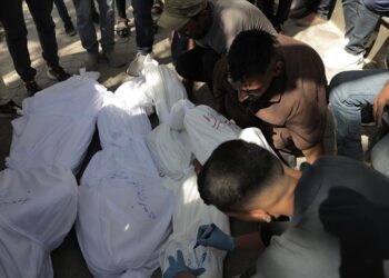 إبادة متواصلة.. إسرائيل تقتل 26 فلسطينيا بغزة بينهم نازحون ومجوعون