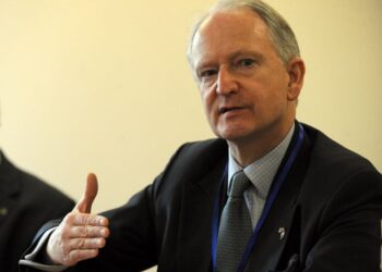 إشادة بريطانية بدور جلالة الملك محمد السادس في تعزيز الاستقرار والتنمية والديمقراطية بالمغرب