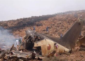 مصرع جنديين بعد سقوط طائرة عسكرية بمطار فاس سايس