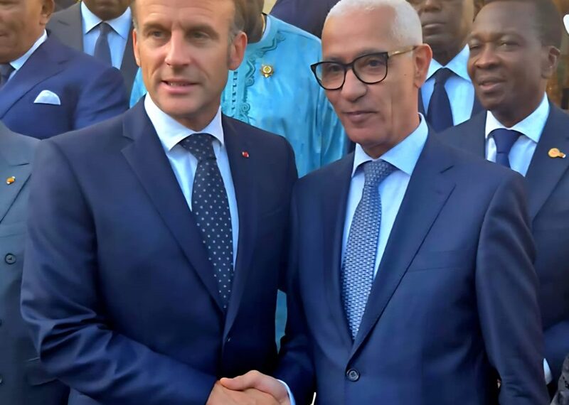 إيمانويل ماكرون يستقبل الطالبي العلمي بقصر الإليزيه