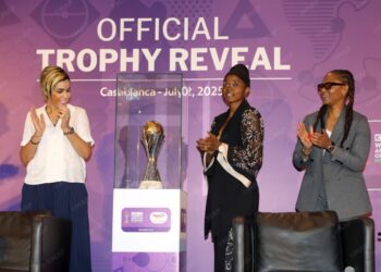 “الكاف” يكشف التصميم الجديد لكأس إفريقيا السيدات