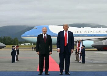 ترامب وبوتين يلتقيان في ألاسكا وسط آمال بوقف إطلاق النار في أوكرانيا ومخاوف من صفقات ثنائية