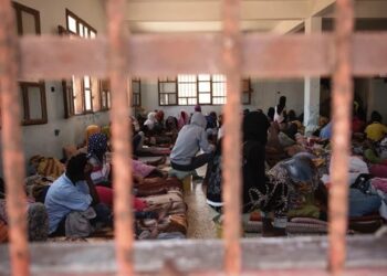 الجالية المغربية في ليبيا تجدد المطالبة بترحيل السجناء المغاربة وضمان حقوقهم الإنسانية