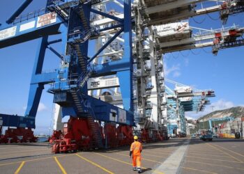 شبهة التلاعب في فواتير ومواصفات سلع مستوردة تستنفر المراقبة الجمركية