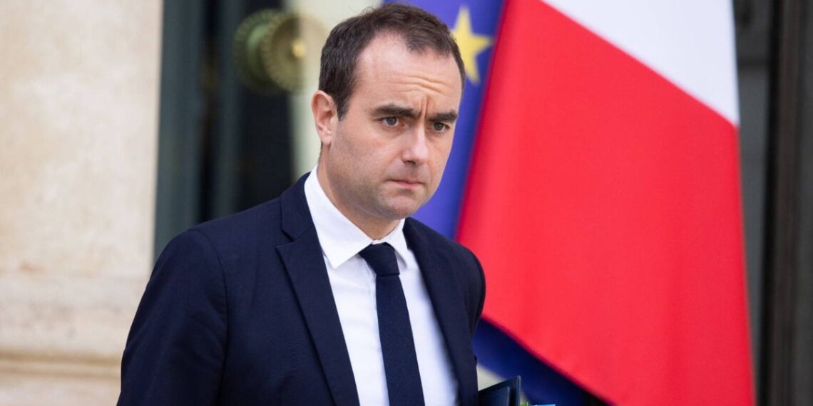 الحكومة الفرنسية الجديدة تقدم استقالتها