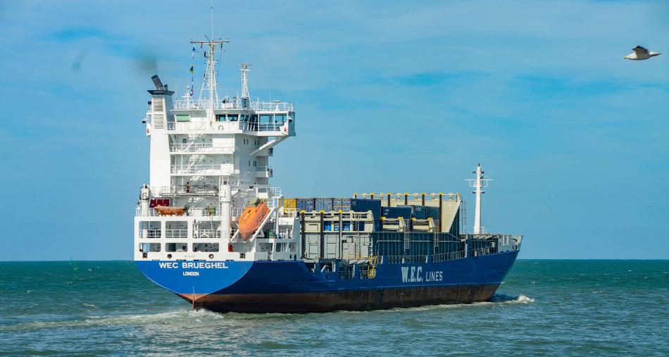 إطلاق خط بحري منتظم جديد لنقل الحاويات بين قادس والدار البيضاء