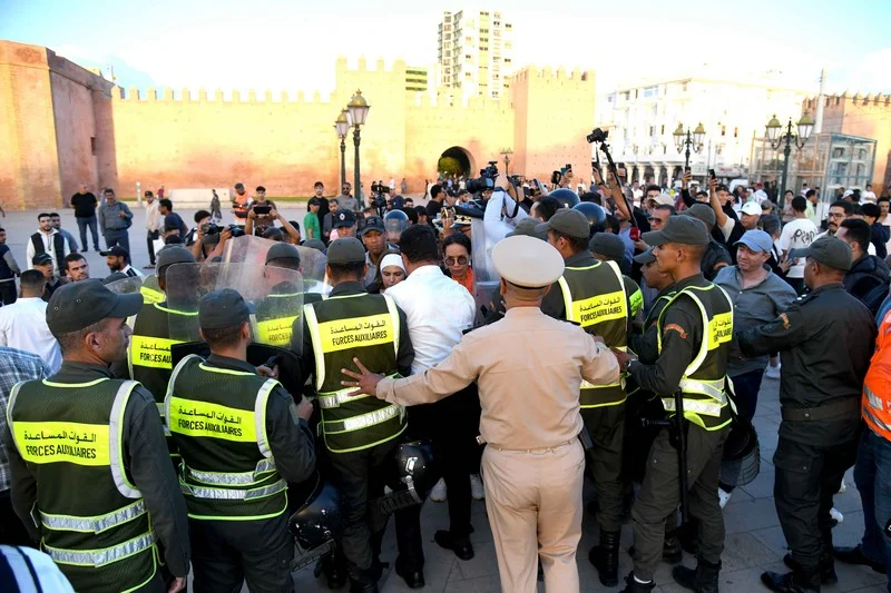 نقابة الصحافة تشيد بمهنية الصحافيين في تغطية احتجاجات “Z” وتستنكر الاعتداءات خلال التغطيات الميدانية