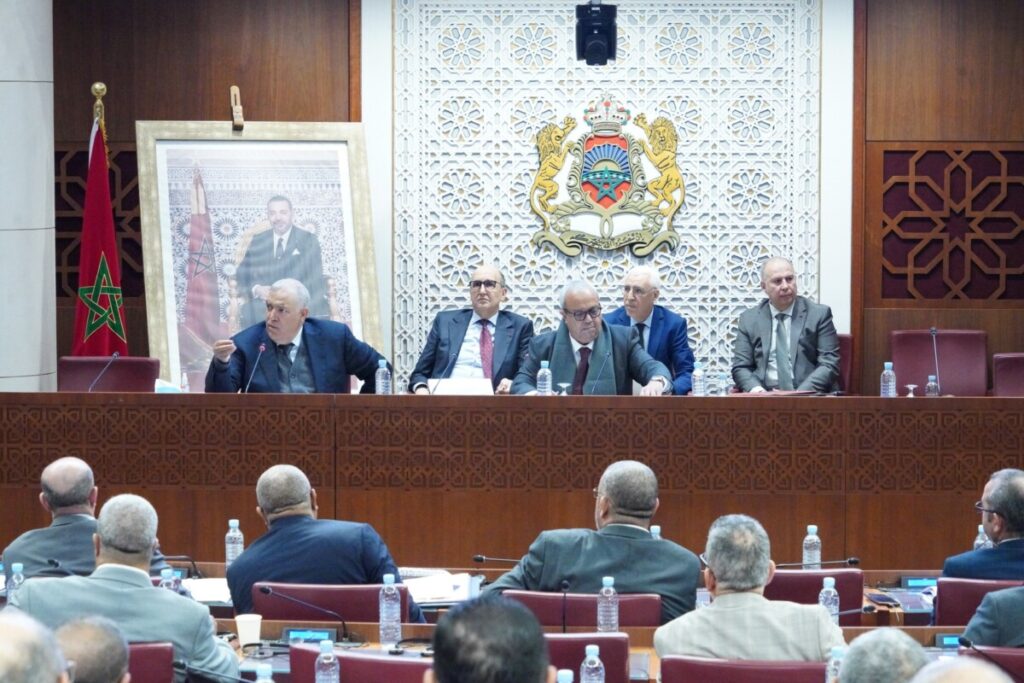 لجنة الداخلية تصادق على مشروعي قانون يتعلقان بالأحزاب السياسية واللوائح الانتخابية