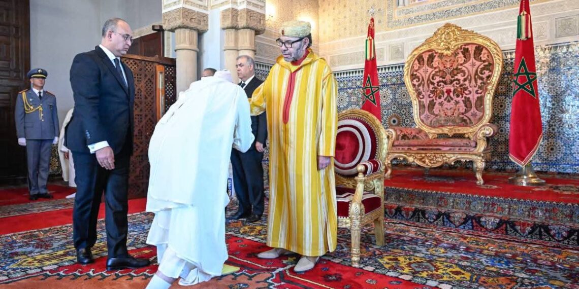 جلالة الملك يستقبل الولاة والعمال الجدد المعينين بالإدارة الترابية