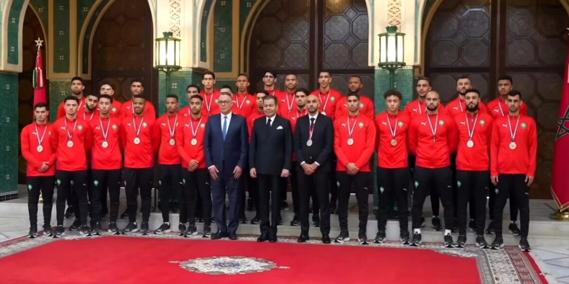 بتعليمات ملكية.. الأمير مولاي رشيد يستقبل أعضاء المنتخب المغربي لكرة القدم
