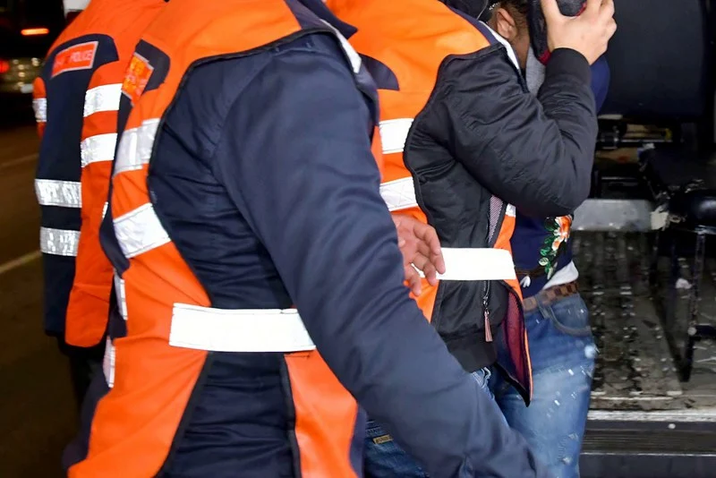 امرأة تقود شبكة للهجرة غير النظامية