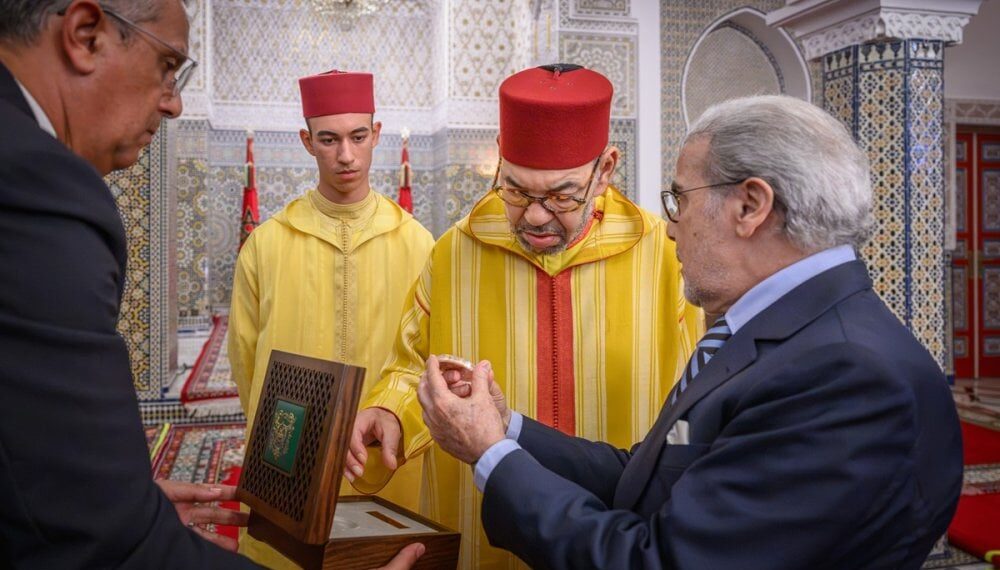 جلالة الملك يستقبل والي بنك المغرب