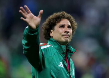 غييرمو أوتشوا يعلن اعتزاله بعد 22 عاما من التألق في ملاعب كرة القدم