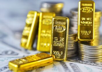 رتفاع النفط يربك الأسواق ويدفع أسعار الذهب إلى الانخفاض