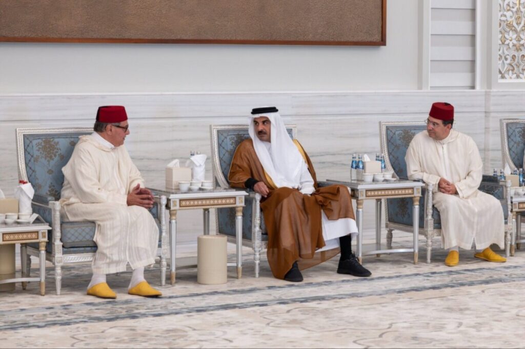 أخنوش يمثل الملك محمد السادس في تقديم التعازي لأمير قطر