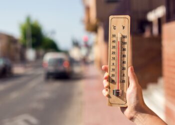 موجة حر قوية تضرب عدداً من أقاليم المملكة ودرجات الحرارة تصل إلى 45 درجة