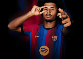 كريم أدييمي يرتدي قميص برشلونة حتى صيف 2031