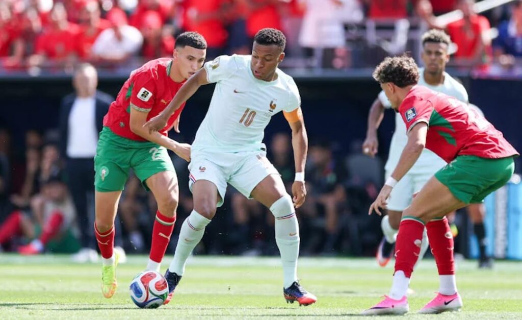 بين الواقع ونظرية المؤامرة.. لماذا غضب المغاربة رغم تقبلهم الإقصاء امام منتخب فرنسا ؟