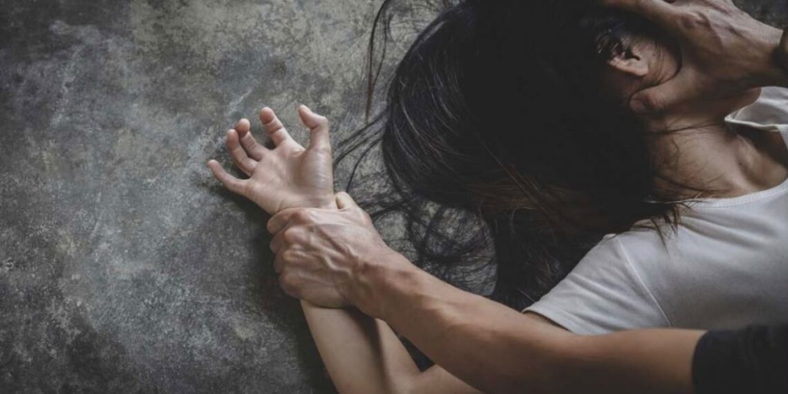 رعب في شوارع ميلانو.. جزائري يهاجم شابة مغربية بسكين ويشوّه وجهها