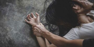 رعب في شوارع ميلانو.. جزائري يهاجم شابة مغربية بسكين ويشوّه وجهها