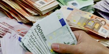 رقم غير مسبوق.. تحويلات مغاربة العالم تتجاوز 61 مليار درهم وتنعش الاقتصاد الوطني بقوة