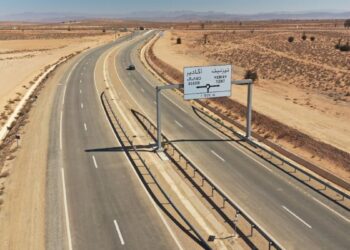 الطريق السريع تزنيت–الداخلة.. مشروع استراتيجي يعيد رسم خريطة التنمية بالمغرب