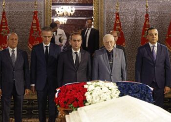 لوكورنو يزور ضريح محمد الخامس ويؤكد عمق الشراكة المغربية الفرنسية