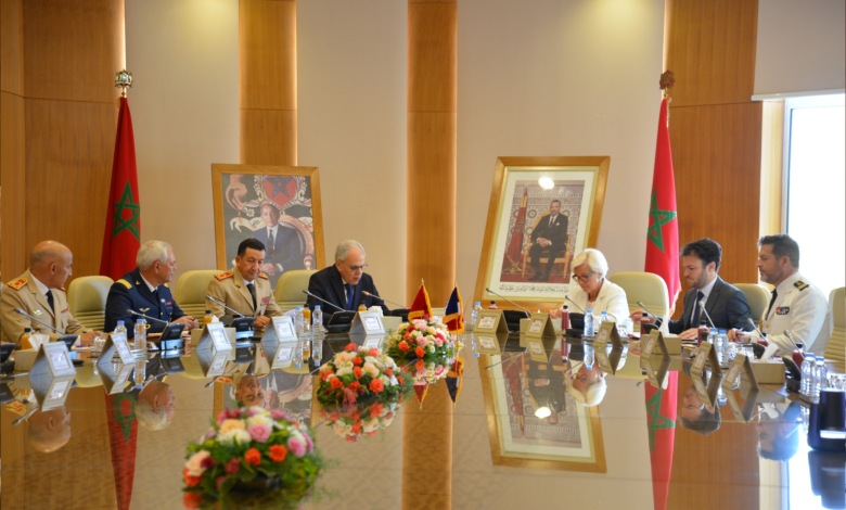 المغرب وفرنسا يعززان شراكتهما الدفاعية باتفاقيات جديدة في مجال الصناعة العسكرية