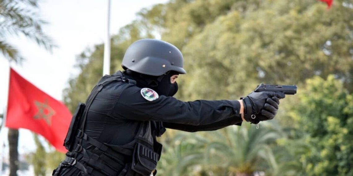 رصاصة تحذيرية تنهي مواجهة مسلح مع الشرطة في سيدي قاسم