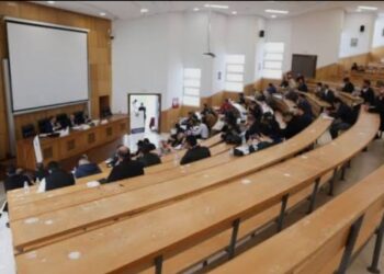 رسوم التكوين الجامعي تشعل غضب النقابات.. وFNE تدعو إلى وقفة أمام البرلمان