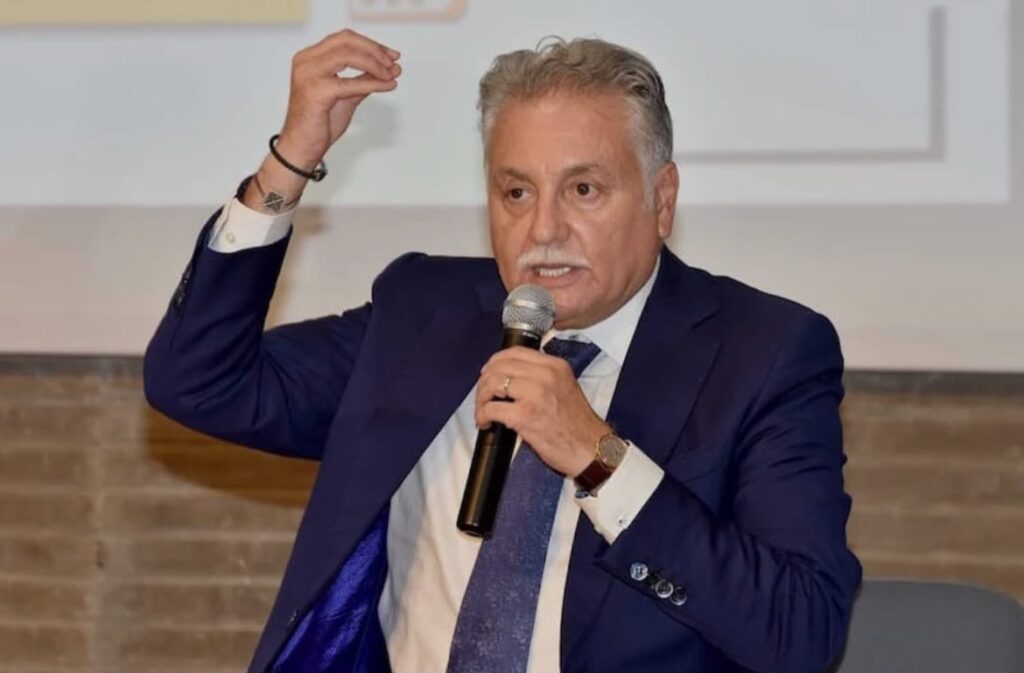 بنعبد الله يرفع شعار التغيير: “لا تنتظروا التغيير من السماء.. شاركوا وصوتوا”