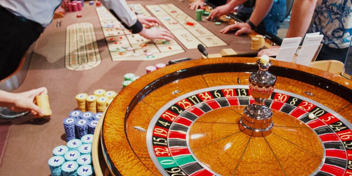 كازينوهات مراكش وأكادير تحت المجهر.. “البوكر” يثير شبهات غسل أموال وتحقيقات موسعة