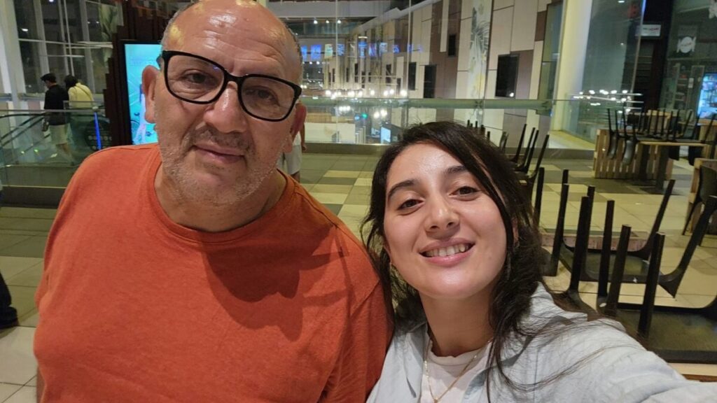قضية أميمة موموش تعيد نقاش حرية التعبير  بعد احتجازها  ذنبها تضامنها مع والدها ولا علاقة لها بالنهج الديمقراطي .