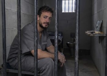 من أضواء المسرح إلى عتمة فرين هكذا بدأت أيام سعد لمجرد خلف أسوار السجن الفرنسي