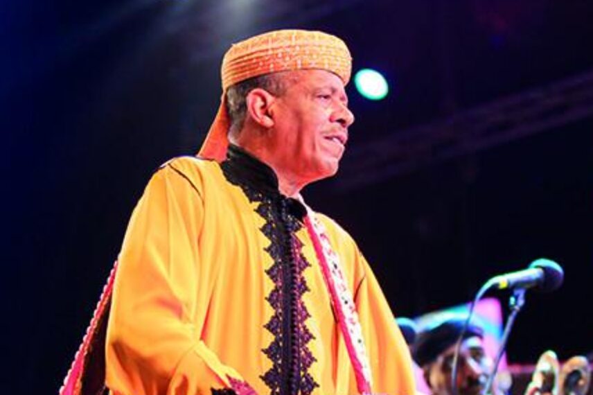 رحيل المعلم عزيز باقبو.. كناوة المغربية تفقد أحد حراس الذاكرة الموسيقية