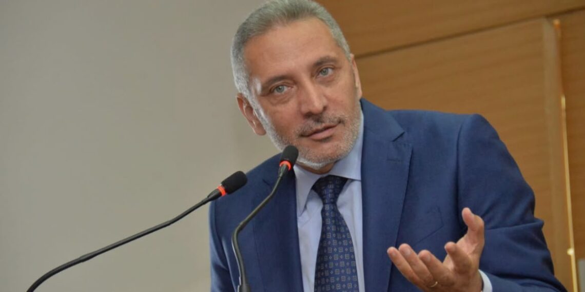 355 مليون أورو تعزز نفوذ مولاي حفيظ العلمي داخل «تيليبرفورمانس» وترفع حصته إلى 12.5%